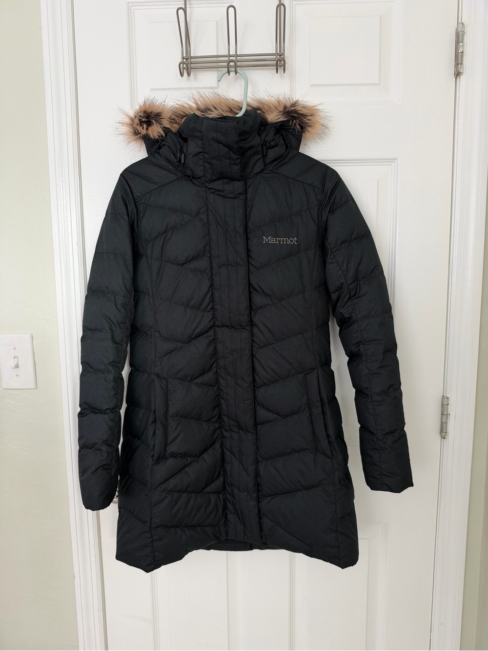 Marmot Women's Black Insulated Parka with Detachable Faux Fur Hood Size Small